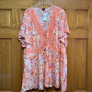 Torrid Peach Orange/White Floral Top Size 5X NWT